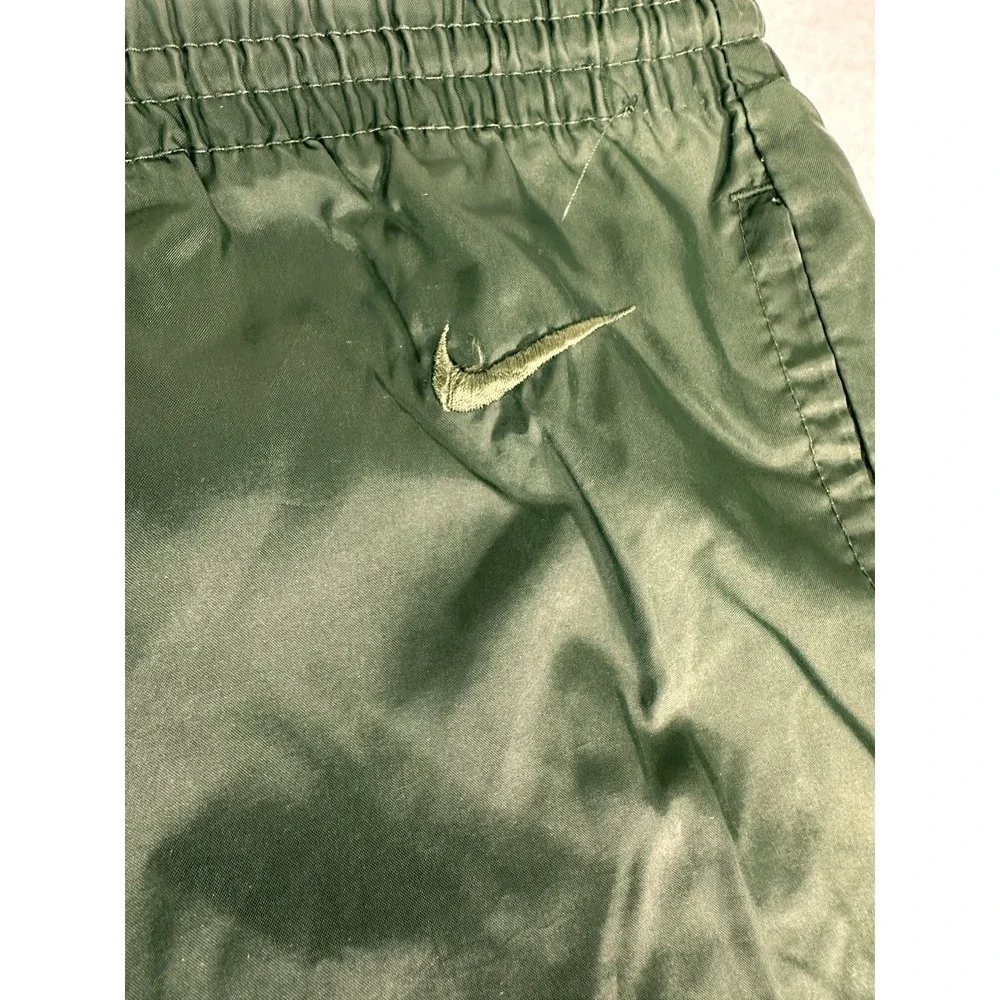 Nike Men's M Green Nylon Track Pants Drawstring Elastic Waist Zip Pockets Solid